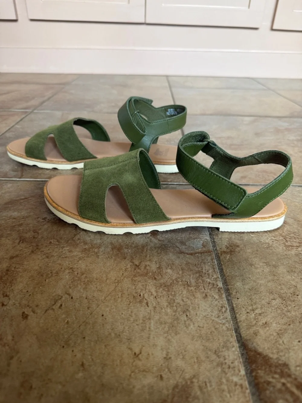 Women's Sorel Olive Green Suede Ankle-Strap Sandals (9.5) - Picture 7 of 7